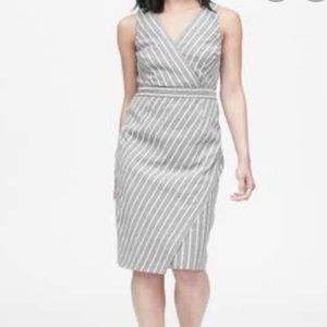 Banana Republic Navy Blue and While Linen Sheath Dress size 6 Tall